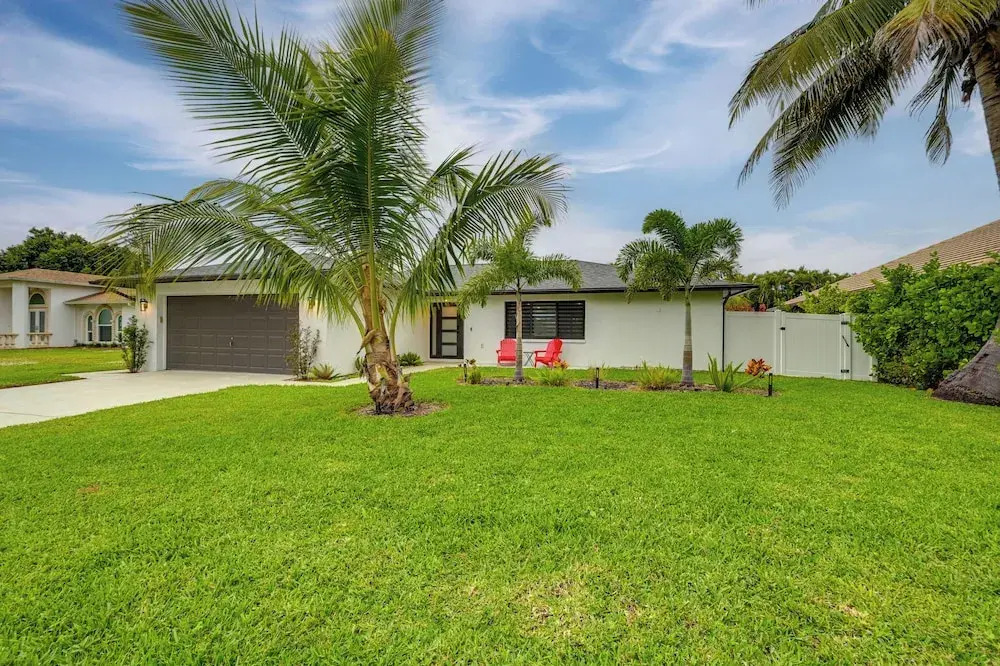 2 Mi to Beach Park: Luxe Bonita Springs Getaway