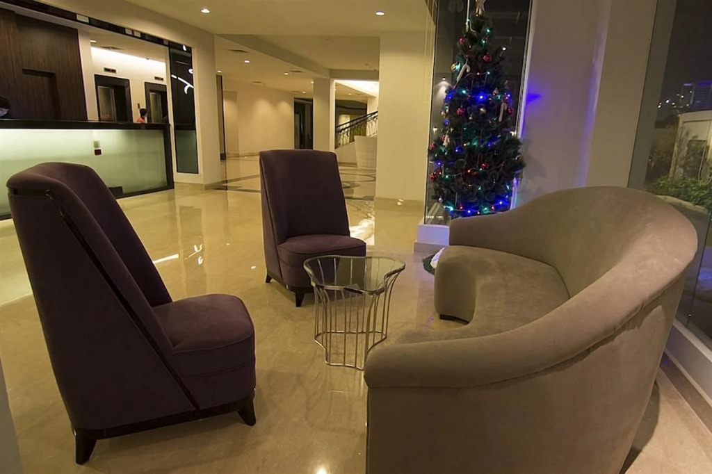 Hotel Diradja
