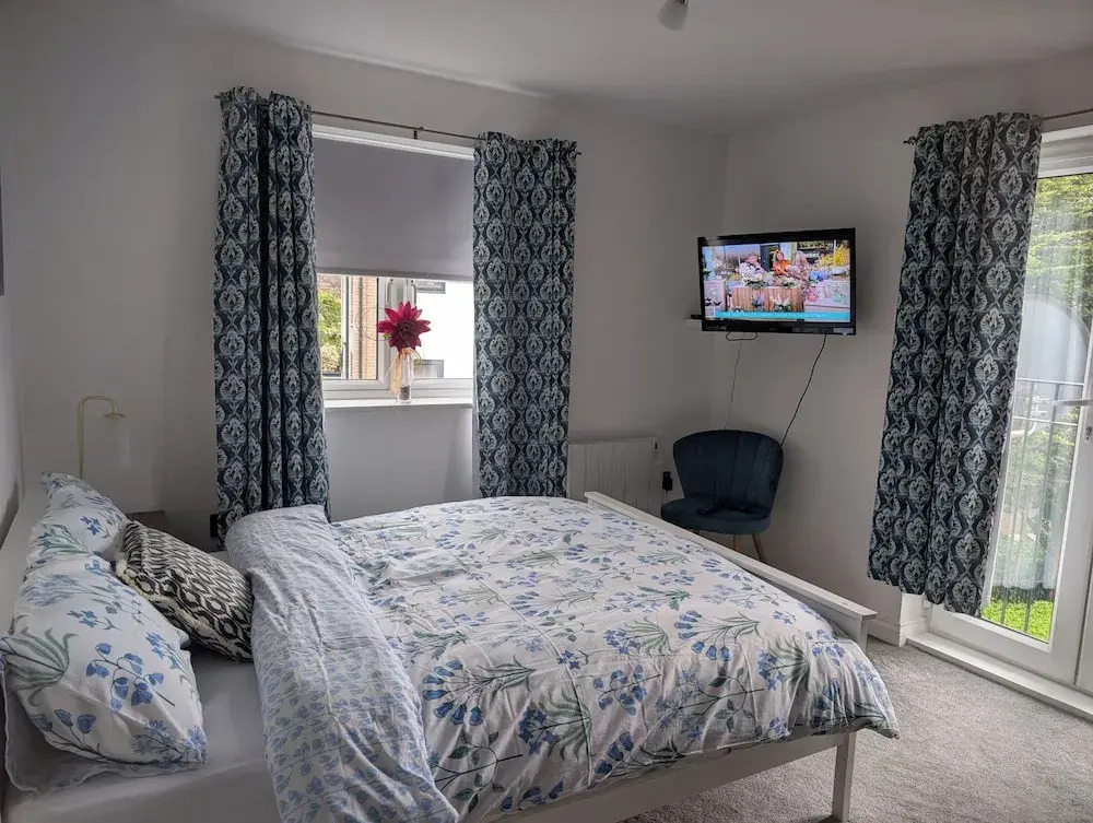 Rugby - Apartment - Sleeps 4 - Parking