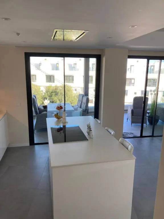 The View Luxury Vacation Apartment 4