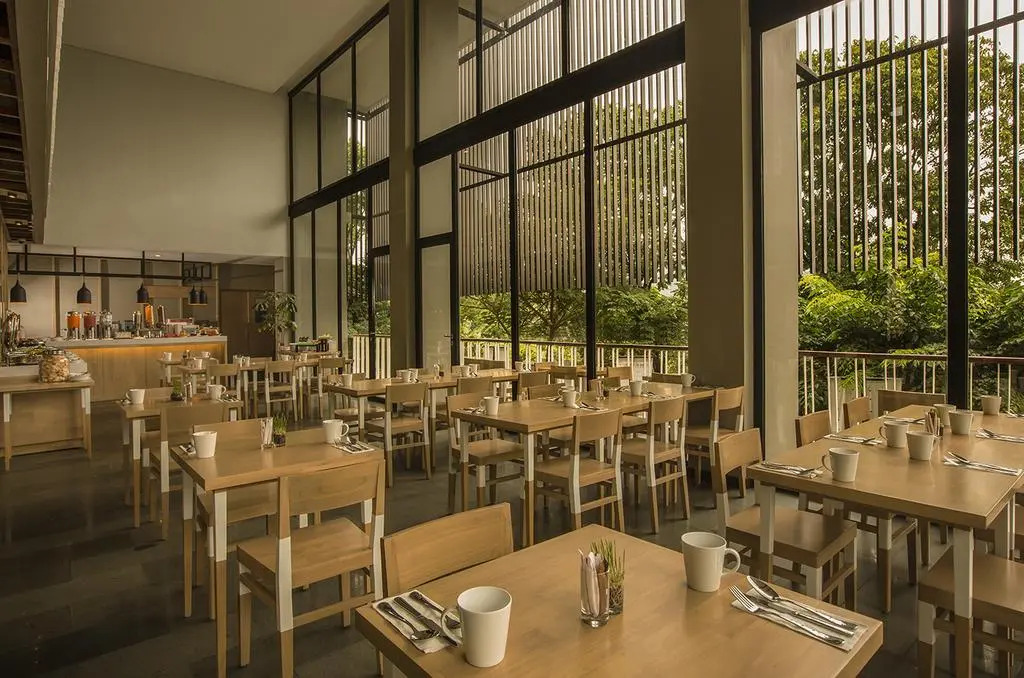 Up-Peak Hotel Simpang Lima Semarang Managed by InJourney Hospitality