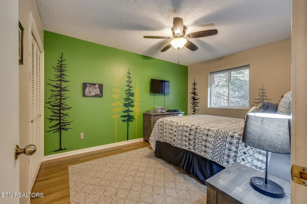 Large Modern-style Condo w Pool Gym Game Room