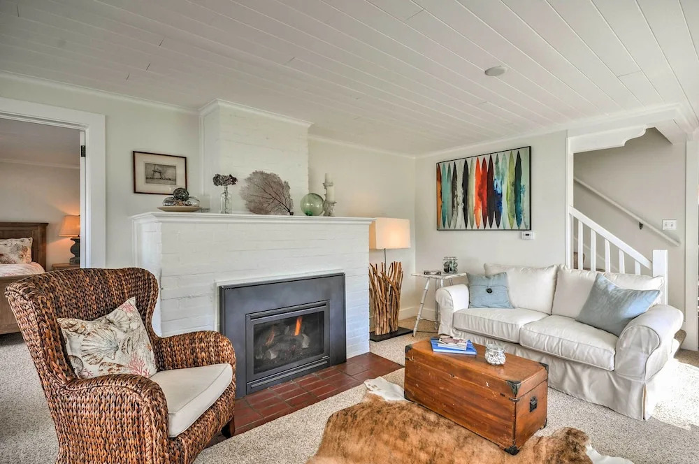 Waterfront Seaside Beach Home w/ Views & Hot Tub!