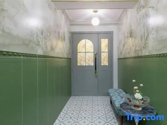Hong Kong A11 Hostel (Tsim Sha Tsui Station Exit A)