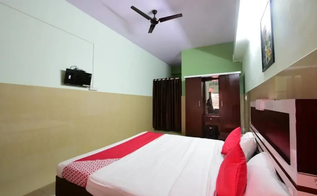 Ssg Residency By OYO Rooms