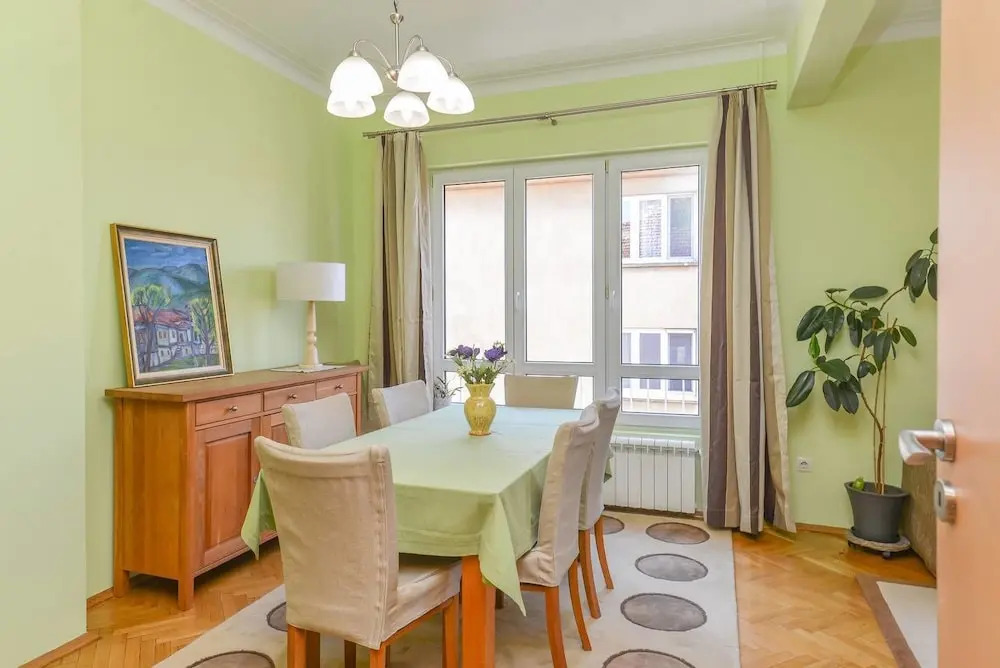 FM Deluxe 2-BDR Apartment - Homelike