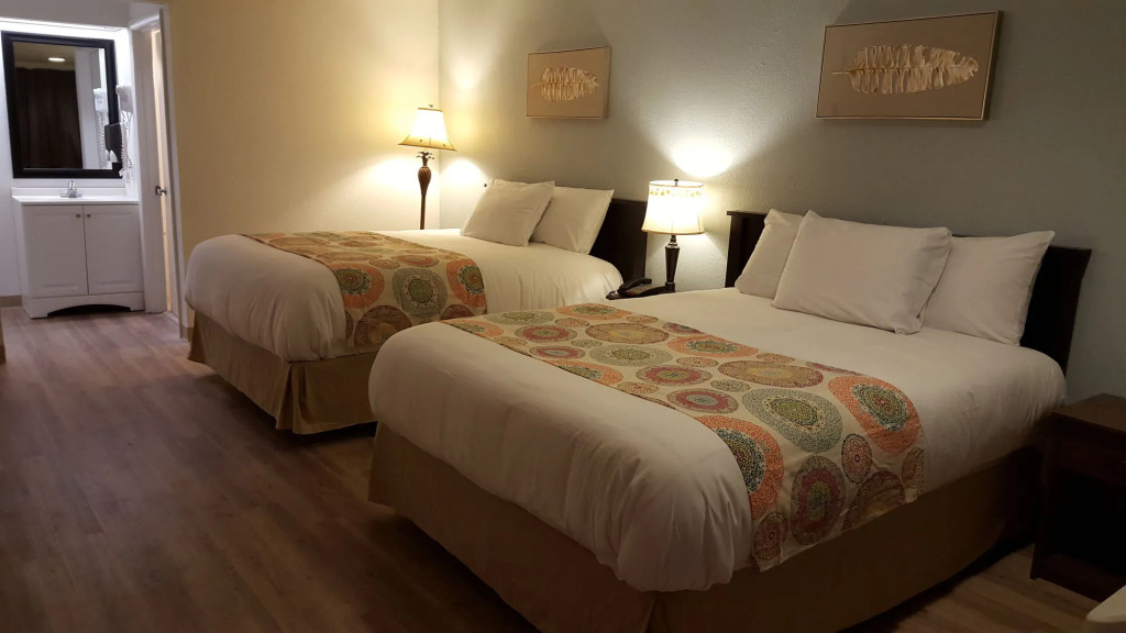 Tricove Inn & Suites