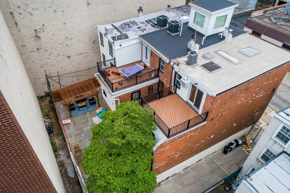 Upscale + Unique Townhome in University City!