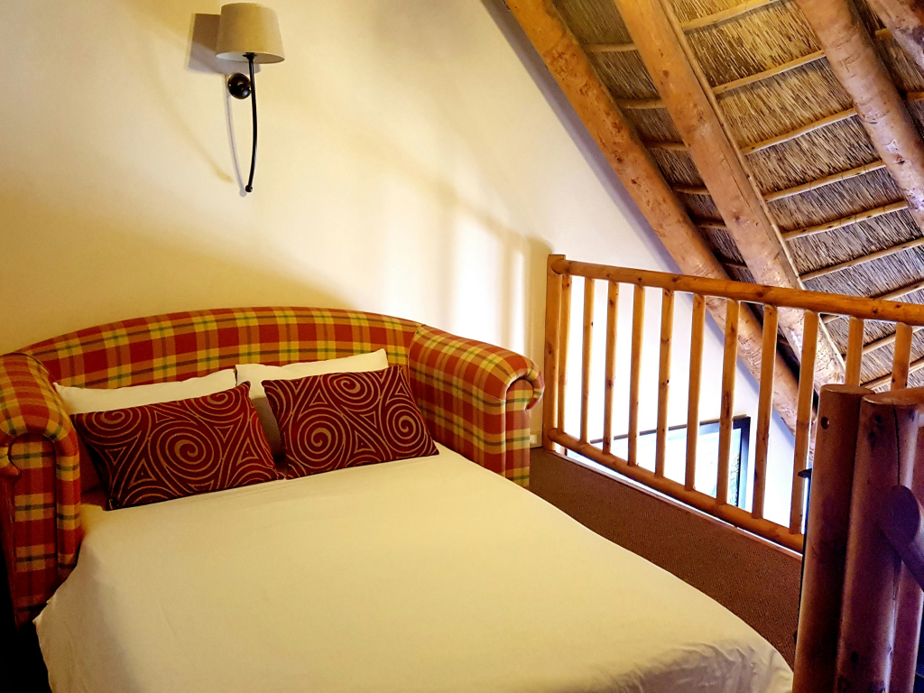 Oakhurst Hotel