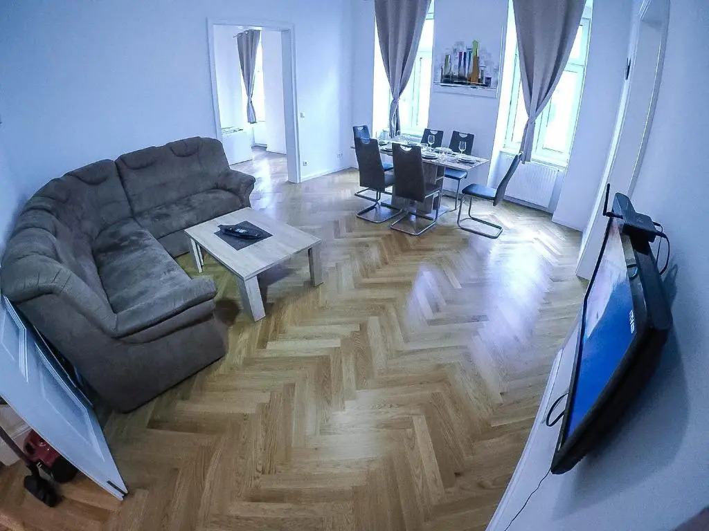 Raimond Apartment Ottakring Top 14