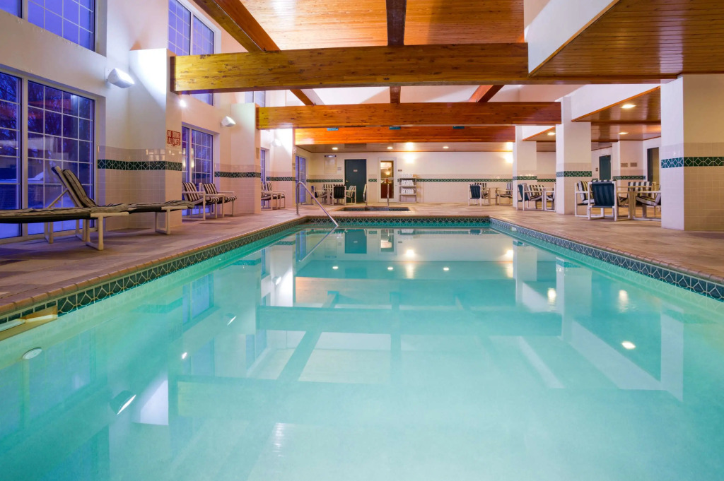 Country Inn & Suites Rochester South