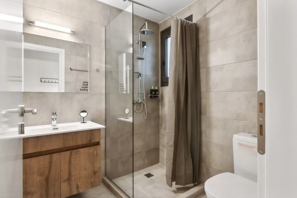 Limehome Athens Solonos City Center