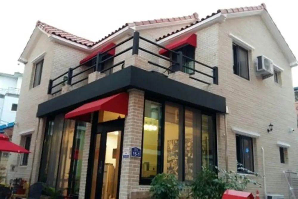 Jeonju Poet And Zzamong Guesthouse