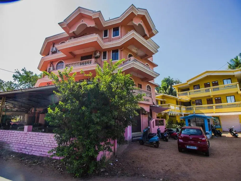 Loco Guest House by OYO Rooms