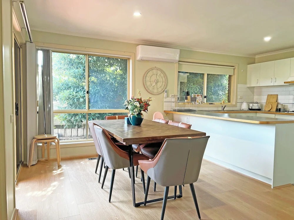 Ringwood 2BR Home