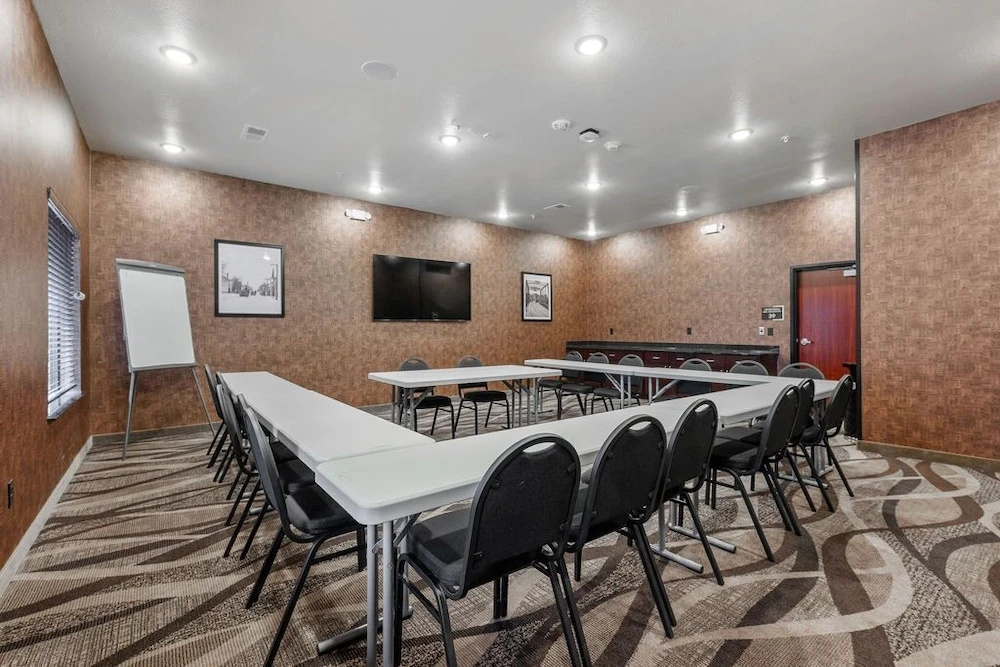 Cobblestone Hotel & Suites - Mosinee