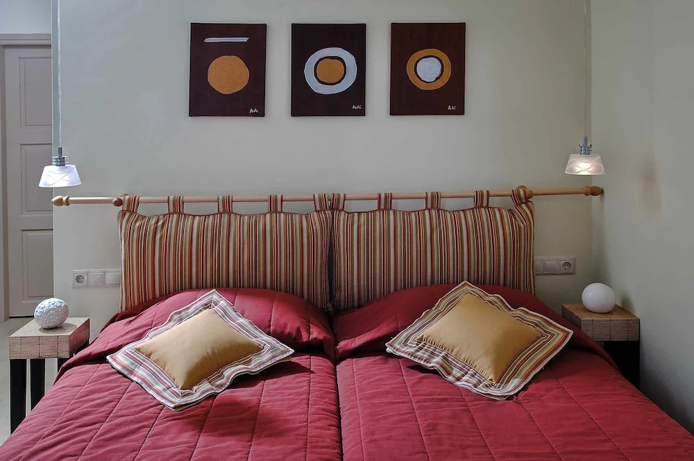 Spacious villa with private pool and sea view, just 150 meters from the sea