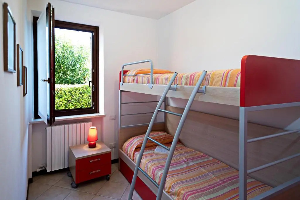 MIRALAGO APARTMENTS - Regarda Travel