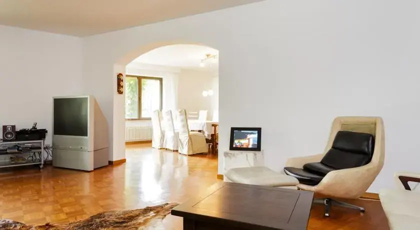 Villa West