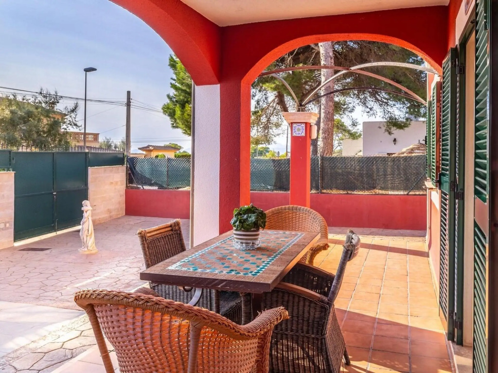 Tranquil Villa Stay in Tolleric