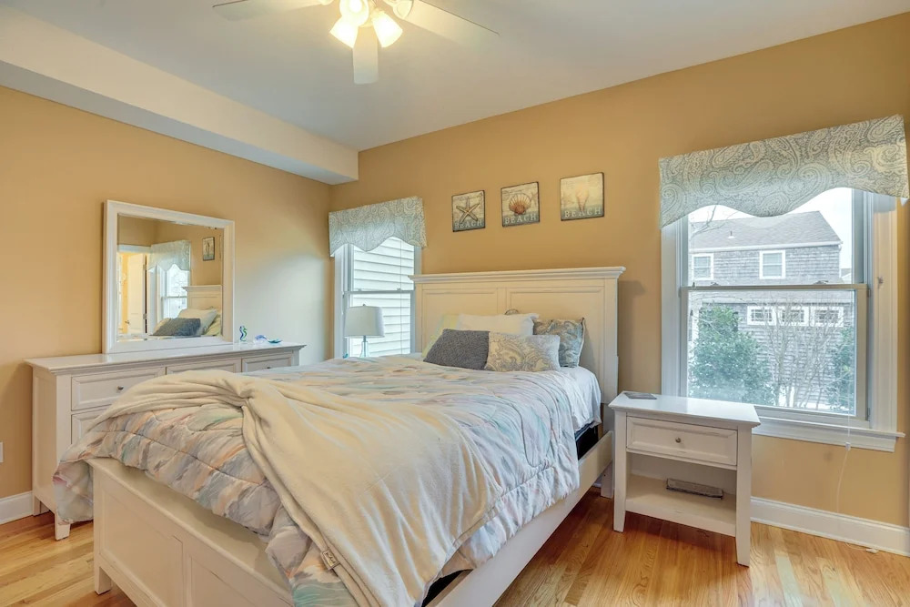 Long Beach Island Townhome w/ Rooftop Deck & Grill