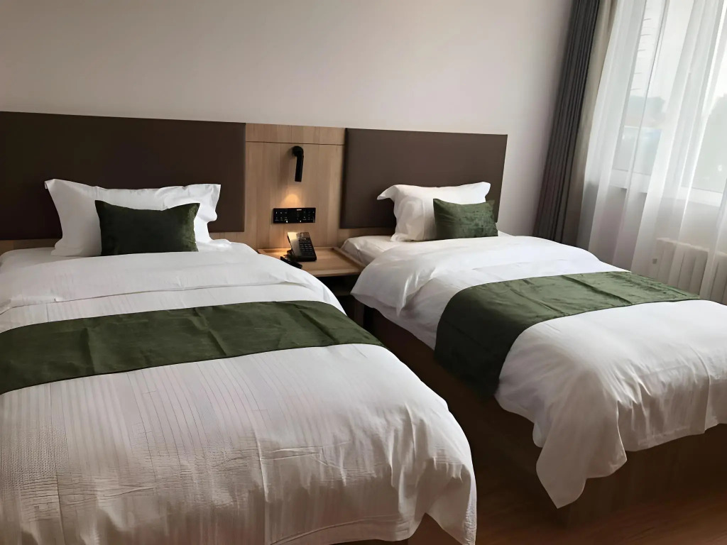 GreenTree Inn Express Qingdao Laixi High-Speed Railway Station Shenzhen Road