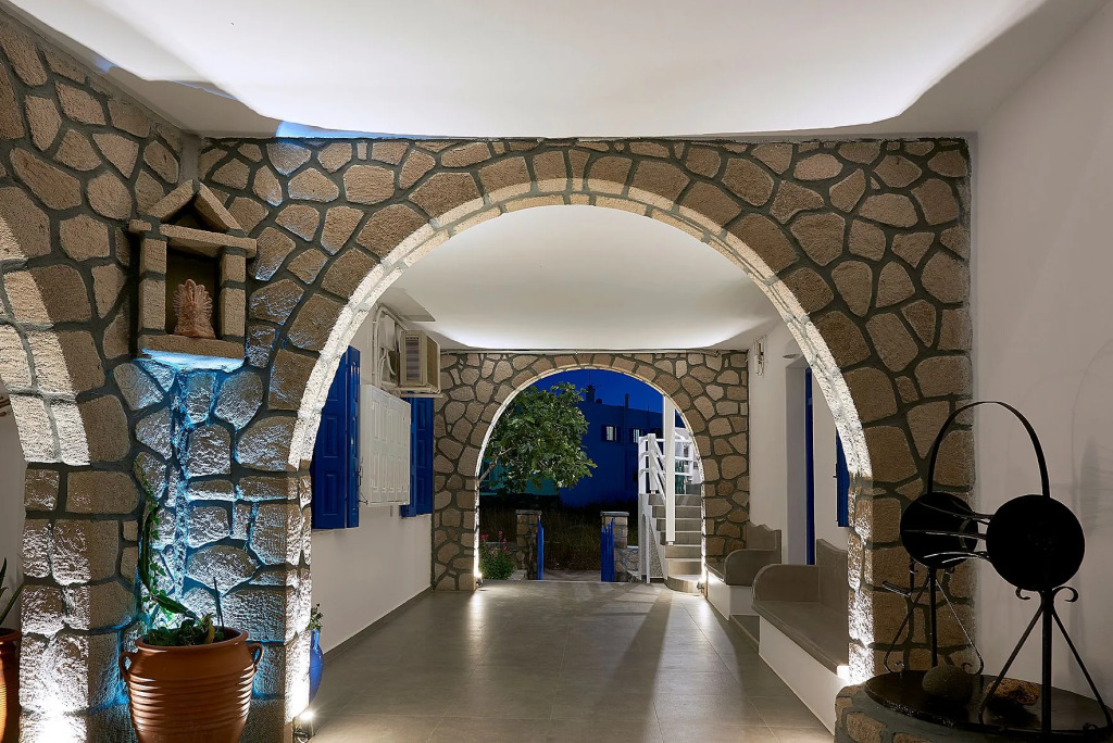 Elia Studios Pollonia