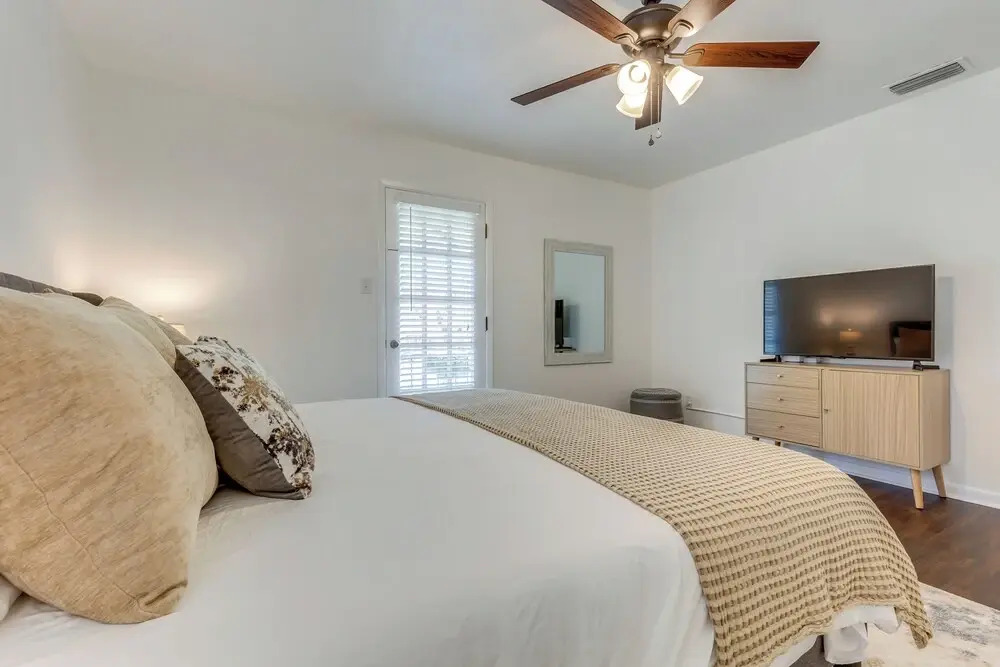 Family-friendly Home: 6 Mi to Downtown Mobile!