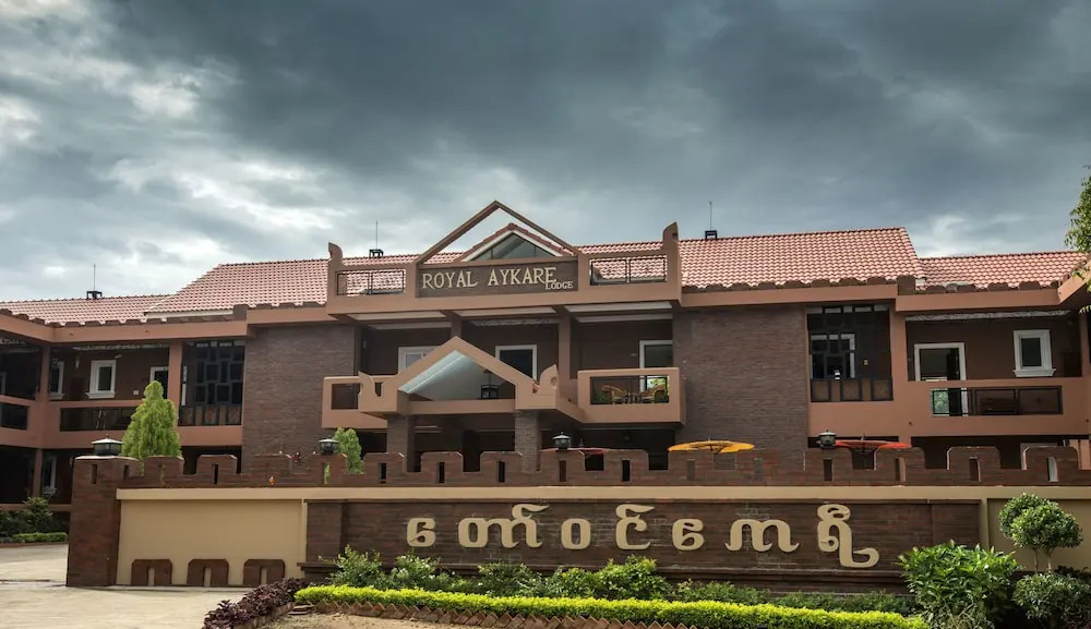Royal Aykare Lodge
