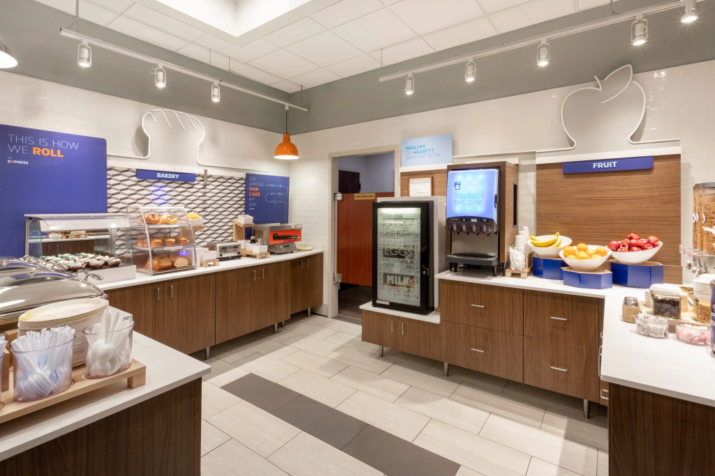 Holiday Inn Express Hotel & Suites Minneapolis-Downtown Convention Center by IHG