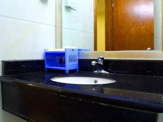 Fengdu Business Hotel