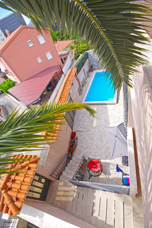 Villa Naomi