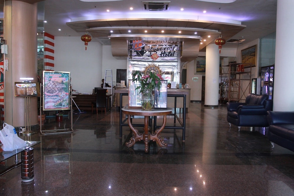 Capital O Business Hotel