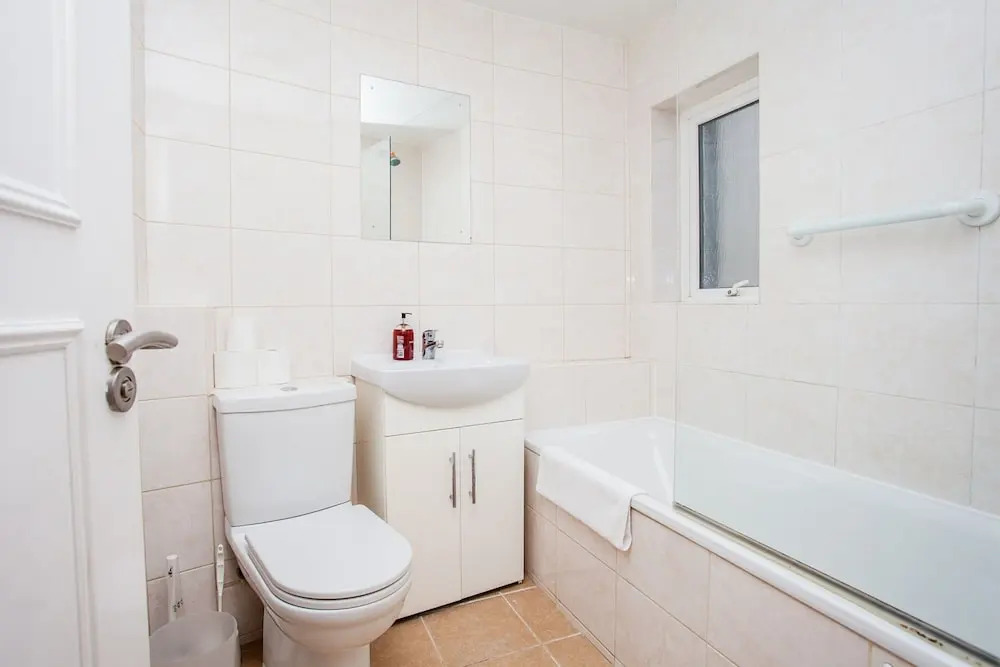 Bright &Spacious Family Home near London Bridge