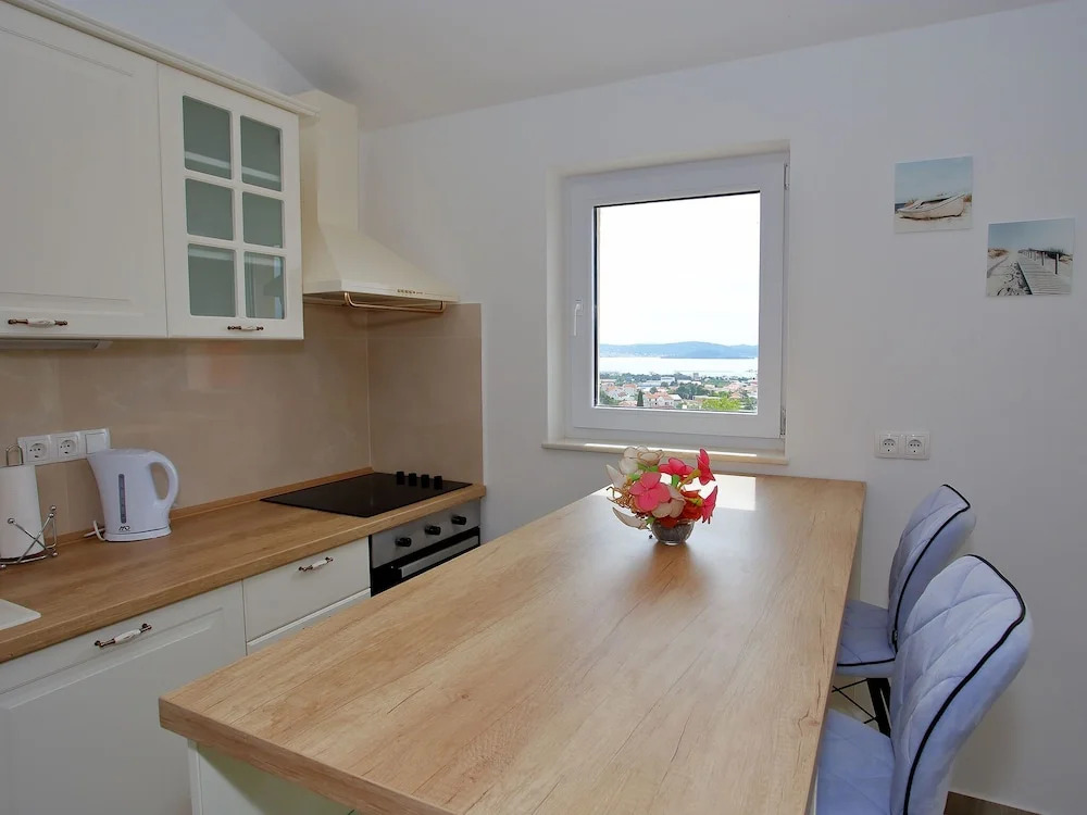 Newly Built Holiday Home in a Quiet Area, 2 Spacious sea View Terraces, Parking