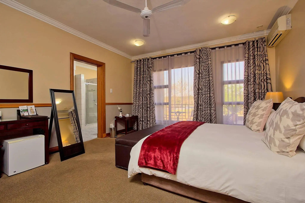 Centurion Golf Suites Boca Walk
