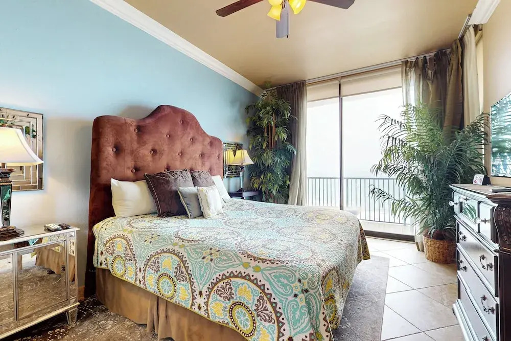 Gulf-view 3BR Penthouse: Suntide III - Unit 1105
