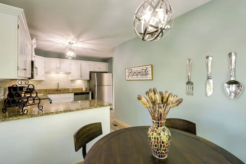 6 Mi to Downtown: Flagstaff Townhome w/ Deck