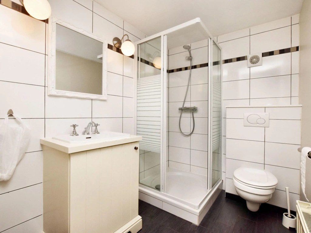 Fine group house with sauna garden