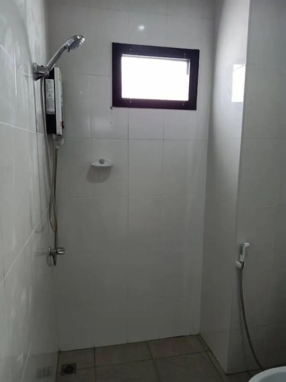 V2 hotel