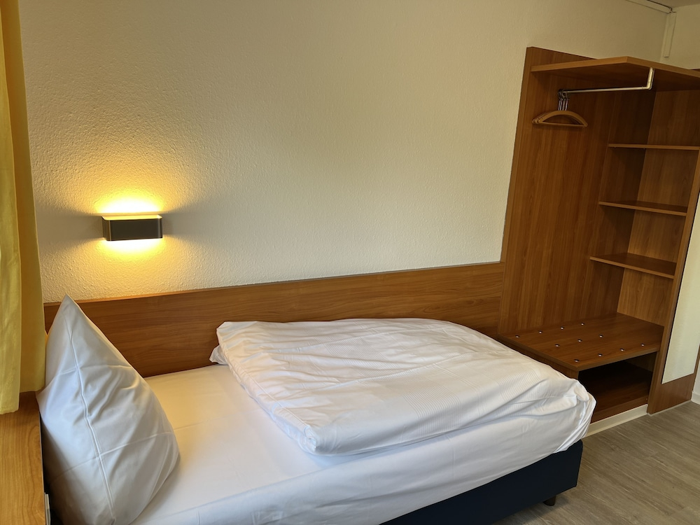 Hotel Bitzer Backnang Zentrum 24h Check In Frühstück zubuchbar gratis Parkplätze