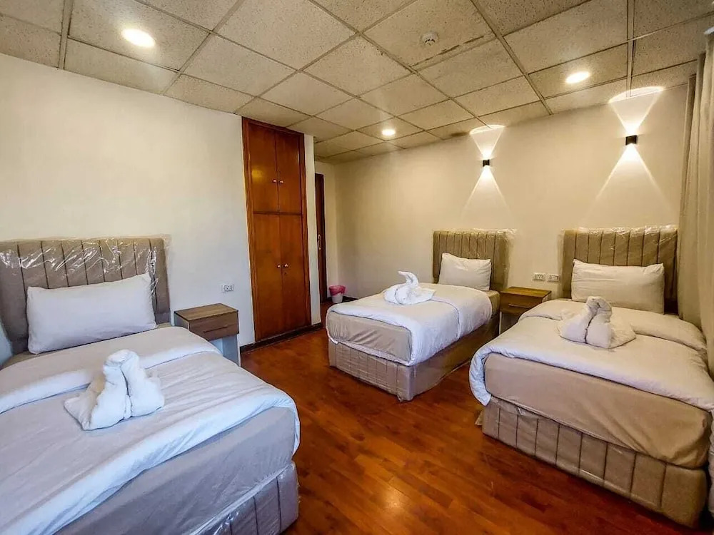Egy Days Hotel