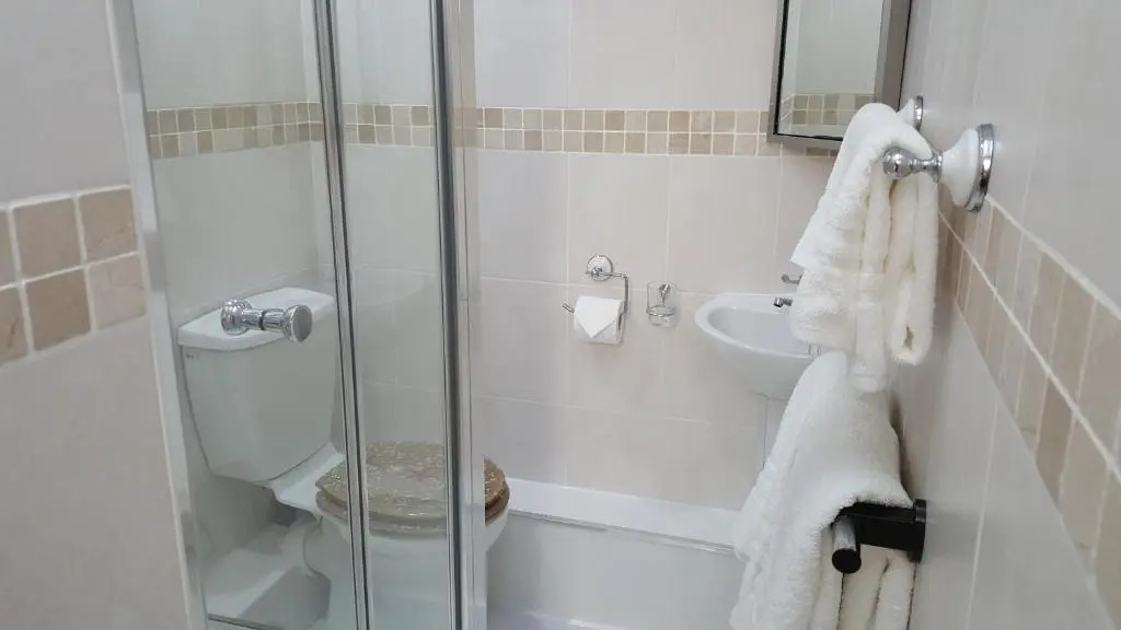 1 Bedroom Apartment with Free Parking