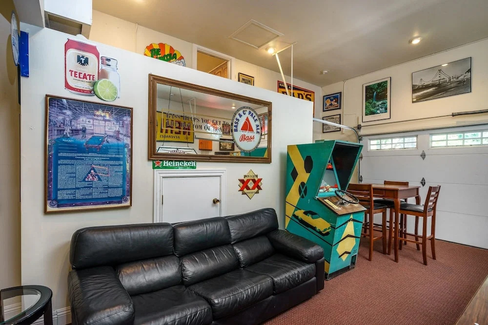 Creme de la Creme 1 - Pet Friendly Near Dunn Court Beach by Yosemite Region Resorts