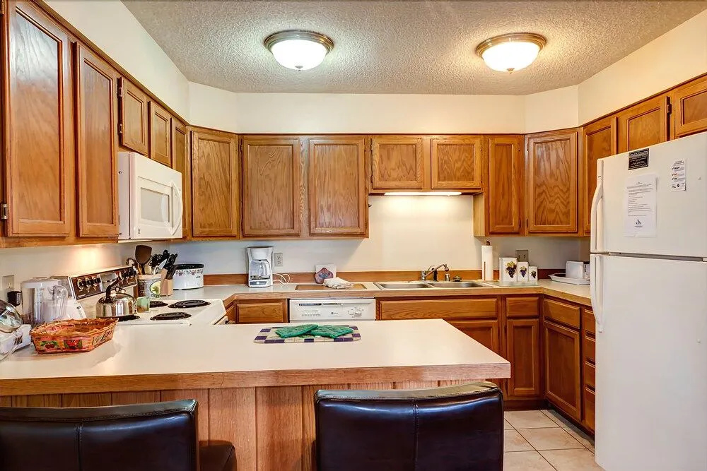 Woods Manor Condo