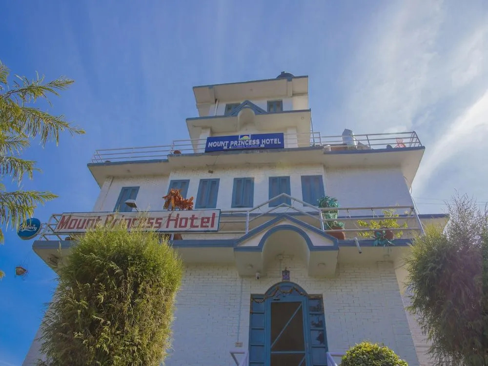 OYO 256 Mount Princess Hotel