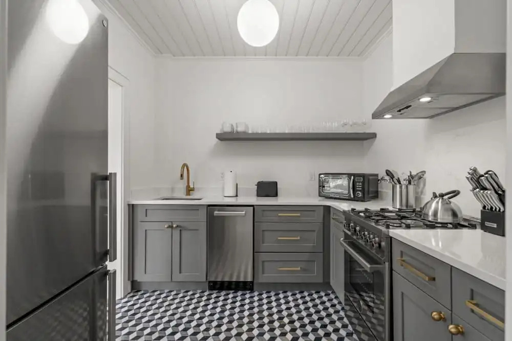 The Adaline 8 Luxury Hyde Park Apt