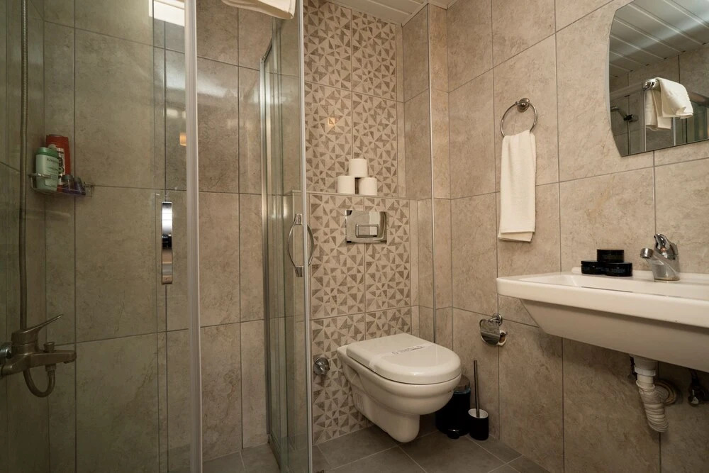 Esquire Hotel & Lounge