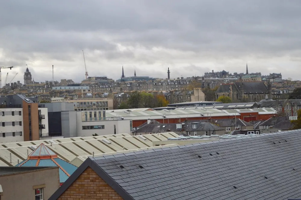 Modern 1 Bedroom Apartment off Leith Walk