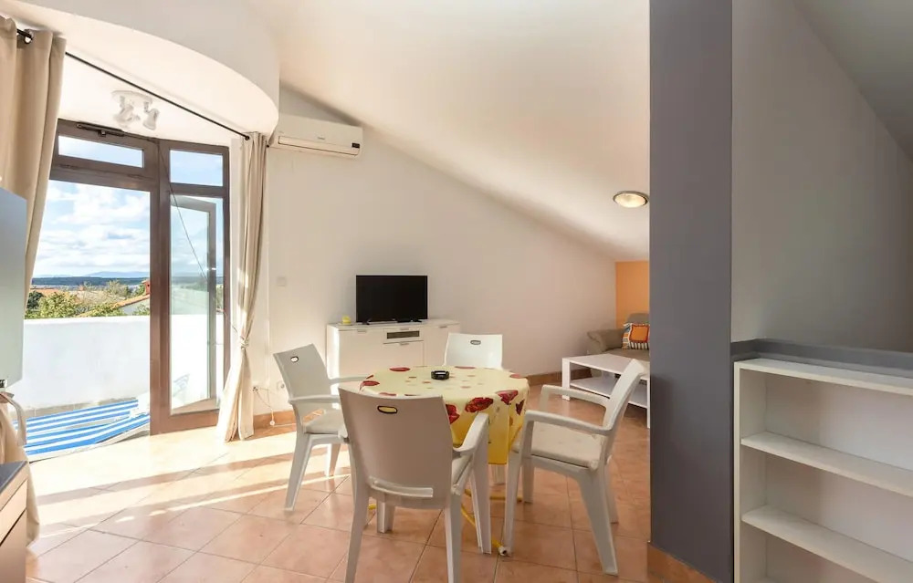 Amazing Home in Jadranovo With Wifi and 1 Bedrooms